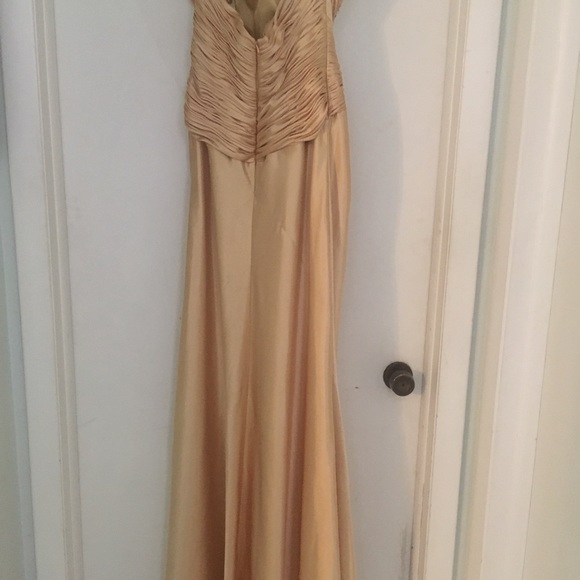 Gown - Picture 3 of 3